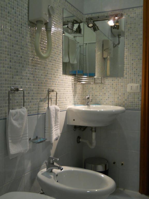 Domus Roxy Hotel Roma Ngoại thất bức ảnh
