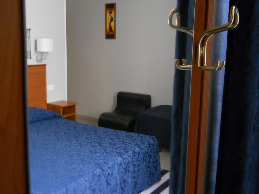 Domus Roxy Hotel Roma Phòng bức ảnh