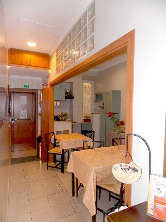 Domus Roxy Hotel Roma Ngoại thất bức ảnh